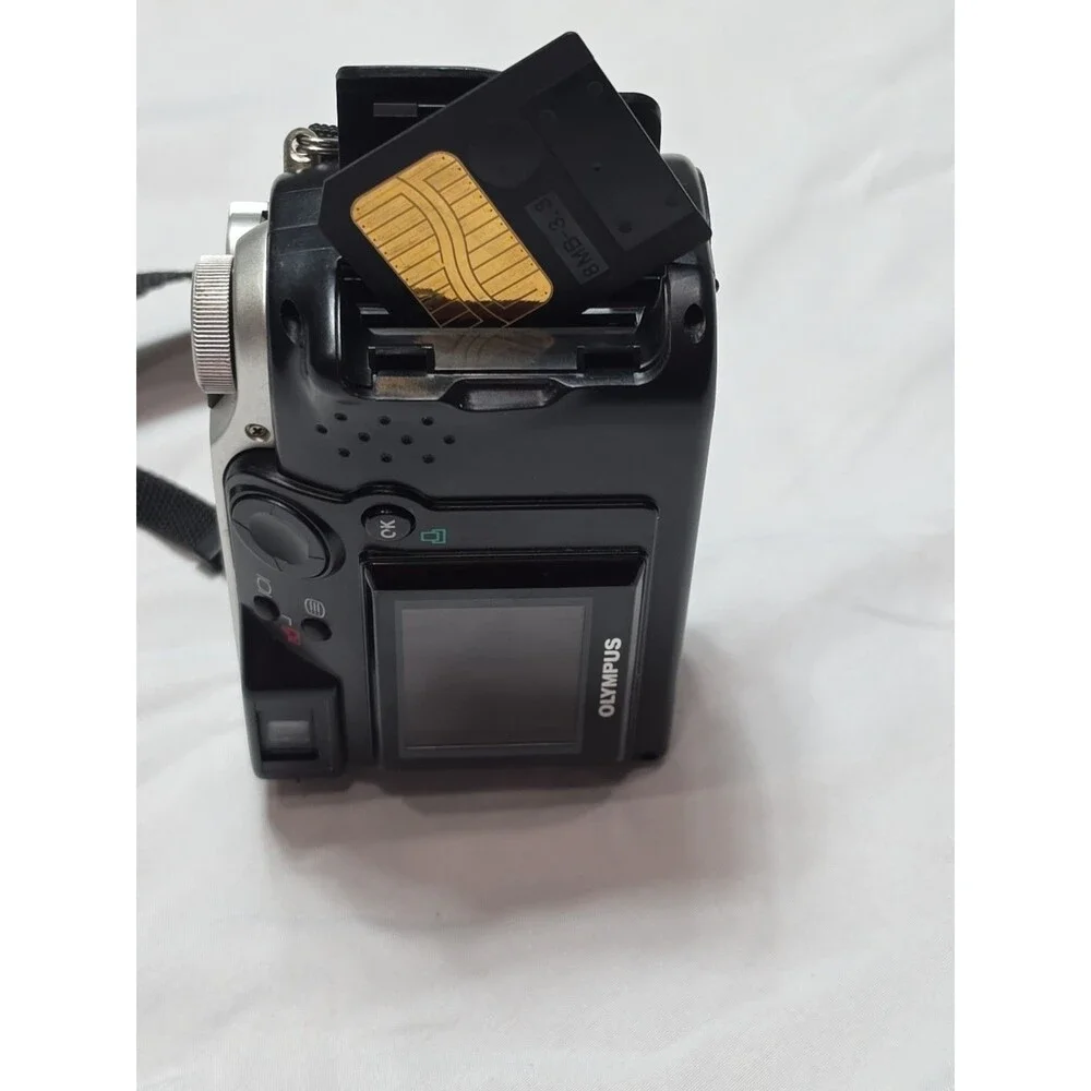 Vintage Y2K Digital Camera 3x Olympus C-2000 Z Camedia 2.1MP TESTED